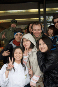 "Det bästa var att kunna leva och arbeta med japanska människor ... Alla var så trevliga och jag ska hålla kontakten med många människor jag har träffat här." "Ta tag i varje ögonblick som du kan, ja på ibland kan arbetet känna sig överväldigande, särskilt verkar det vara lite på sin plats att vara en gaiijin till att börja med, men om du bara håller på att den lite längre awesomness kommer att visas och du kommer att ha en explosion ... det finns många små dåliga saker då och då men glöm dem eftersom de goda och roliga sakerna definitivt väger de dåliga tio gångerna !!!! ”